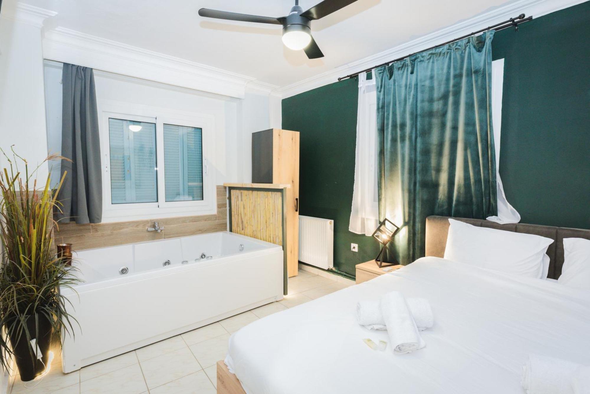 Stylish Apt W Jacuzzi, 5 Min To White Tower Salonicco Esterno foto