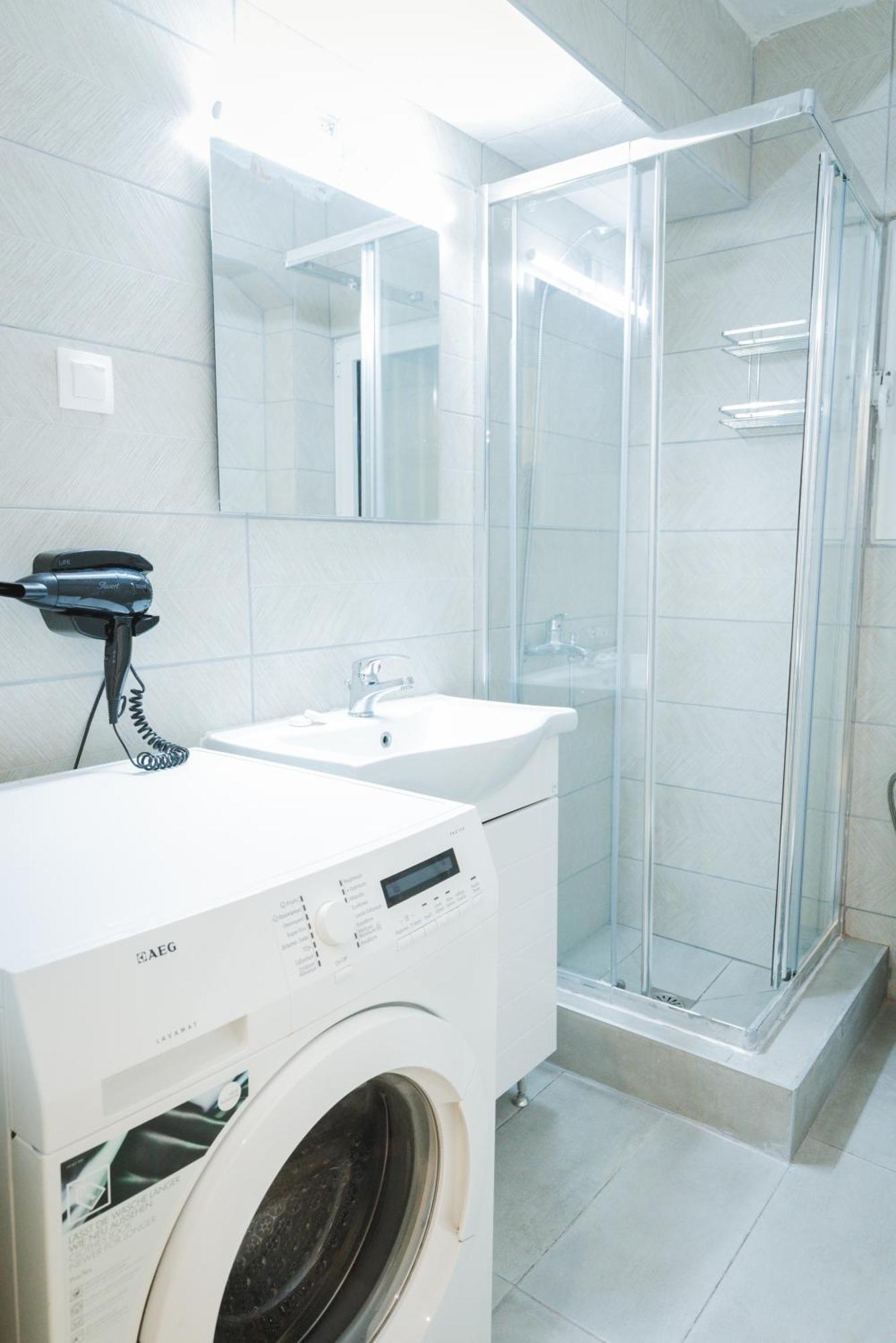 Stylish Apt W Jacuzzi, 5 Min To White Tower Salonicco Esterno foto